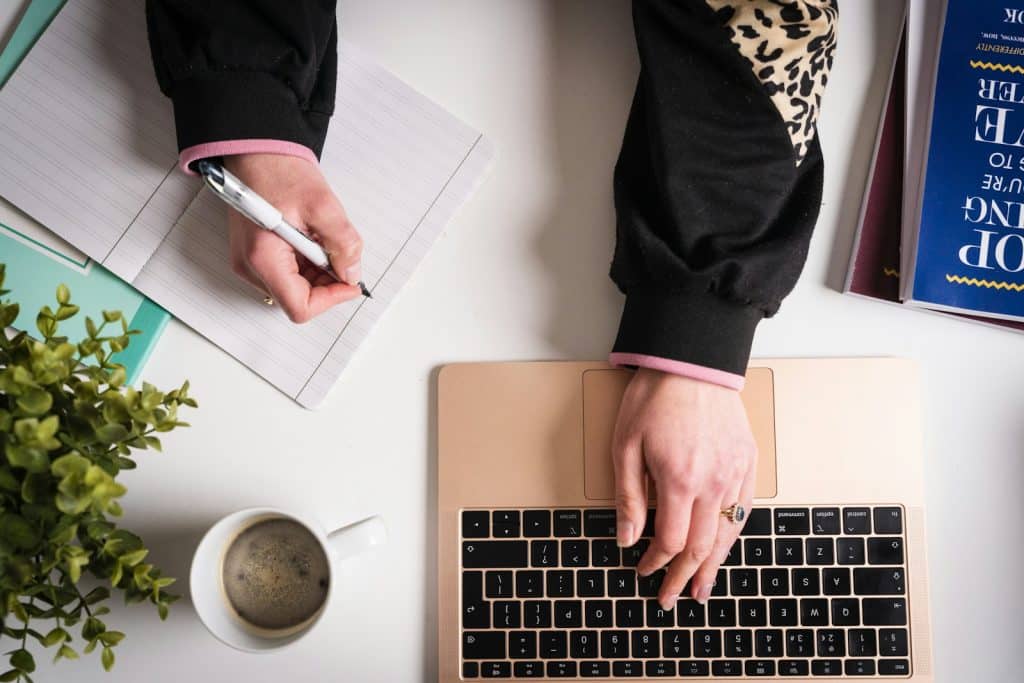 Préparation de contenus LinkedIn pour les entreprises