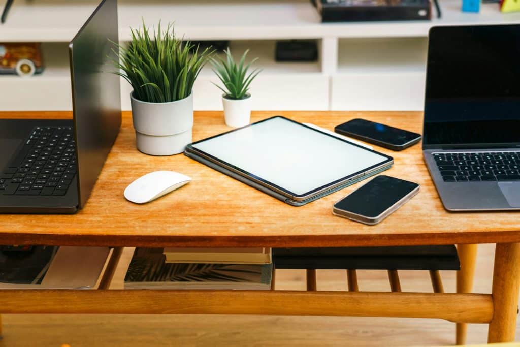 Même site affiché sur smartphone, tablette et ordinateur, un réflexe pour créer un site internet adapté au mobile