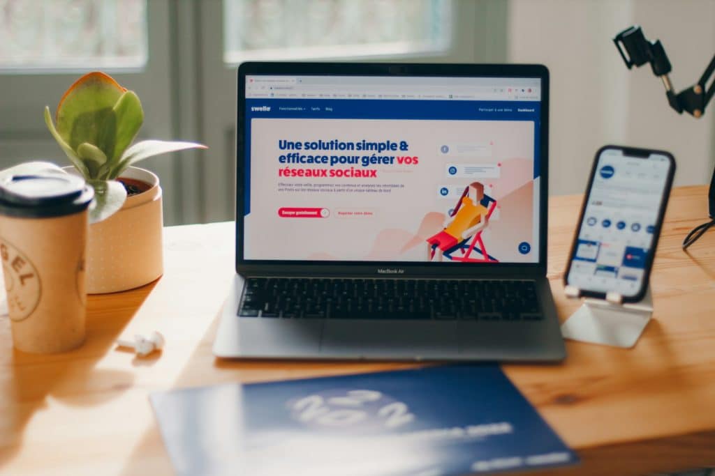 Petite équipe formée à l'utilisation de leur nouveau CRM pour TPE