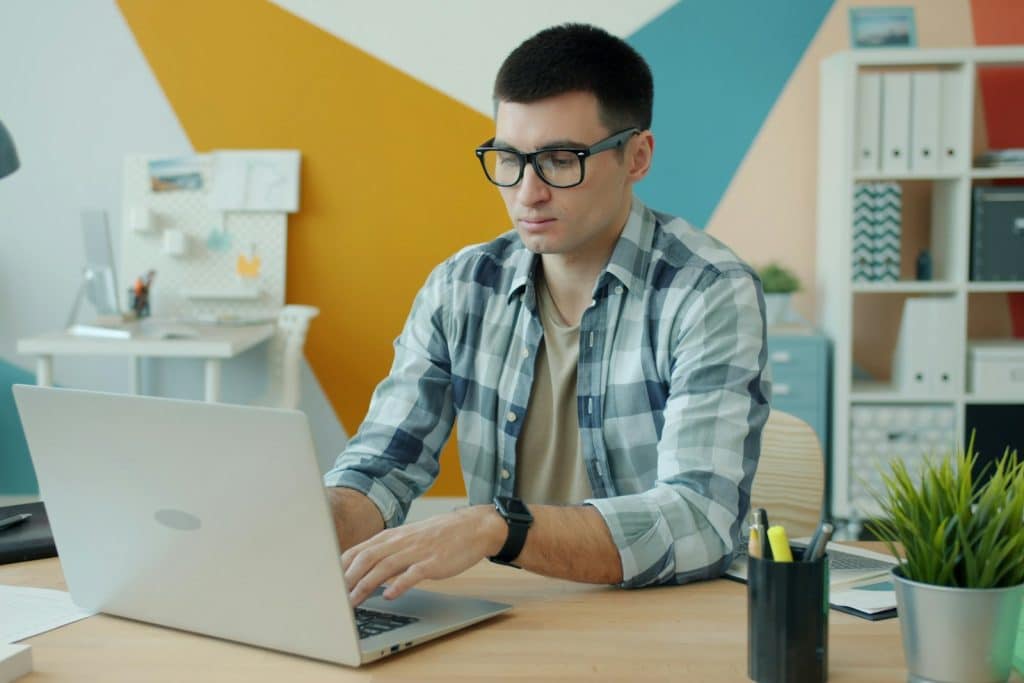 Écran affichant le tableau de bord d'un logiciel CRM pour TPE avec les opportunités en cours